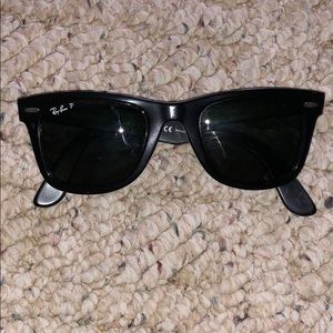 Ray-Ban Wayfarer Polarized sunglasses!